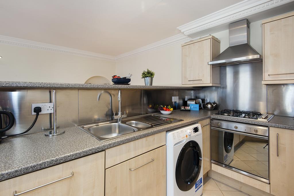 דירות לונדון The Stratford Road Pied-A-Terre מראה חיצוני תמונה